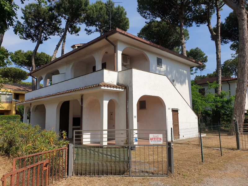 Small villa on the ground floor, with independent entrance and garden with parking space for rent in Lido degli Estensi - Veb 39/3