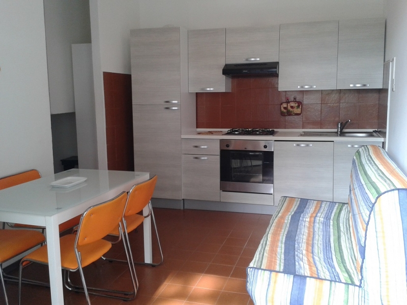 Lido degli Estensi for summer rental two-room apartment with parking space - Macchie A