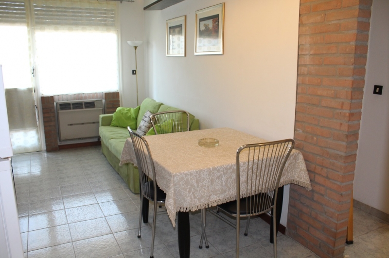 First floor apartment in condominium on the main avenue with large terrace for rent in Lido degli Estensi - Mirabella