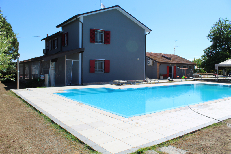Splendid single villa with swimming pool inside the Po Delta Park - Caligà