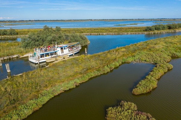 By boat in the Comacchio Valleys