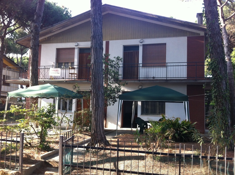 Porzione di quadrifamiliare al primo piano con tre camere e giardino privato in affitto a Lido degli Estensi - Oglio 27