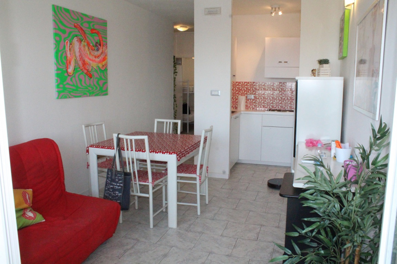 Three-room apartment with splendid sea view and habitable terrace for rent in Lido degli Estensi